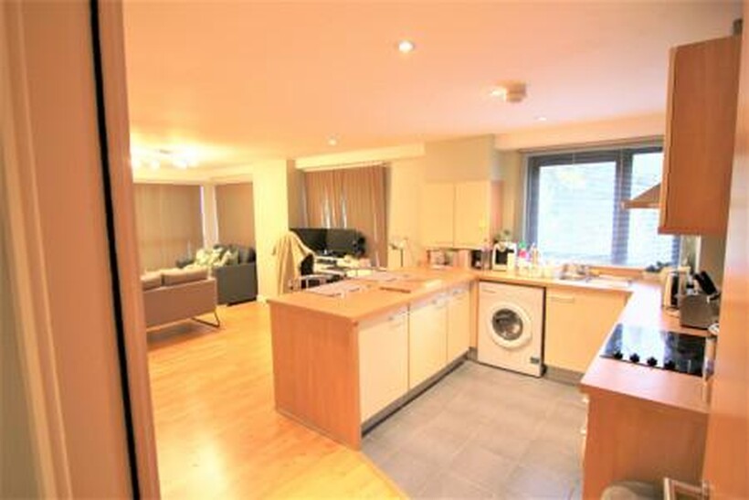 Cardigan Road, Leeds 1 bed flat to rent - £1,018 pcm (£235 pw)