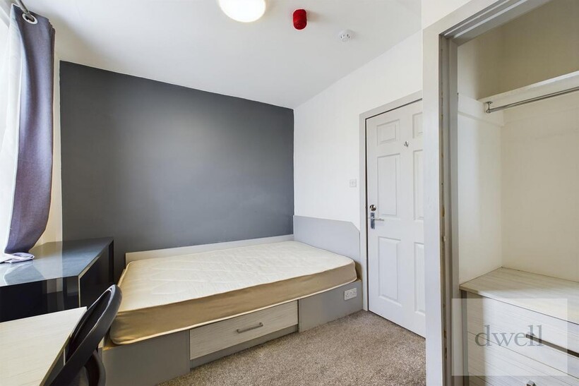 Talbot Mount, Burley, Leeds, LS4 1 bed in a house share to rent - £500 pcm (£115 pw)