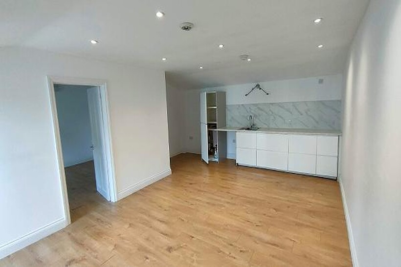 Canberra Road, London SE7 1 bed flat to rent - £1,500 pcm (£346 pw)