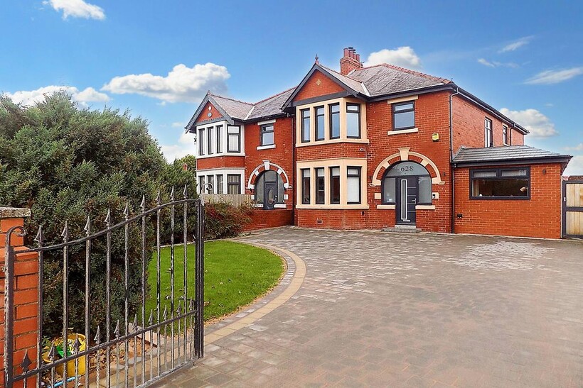Lytham Road, Blackpool FY4 5 bed semi-detached house to rent - £1,850 pcm (£427 pw)