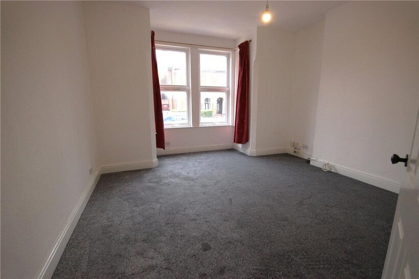 Goldington Avenue, Bedford MK40 1 bed flat to rent - £800 pcm (£185 pw)