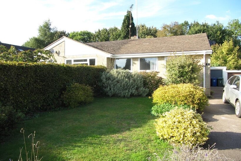 Hook Norton 2 bed bungalow to rent - £1,150 pcm (£265 pw)