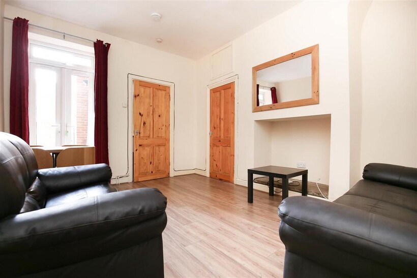 Bolingbroke Street, Newcastle Upon Tyne NE6 2 bed flat to rent - £1,025 pcm (£237 pw)