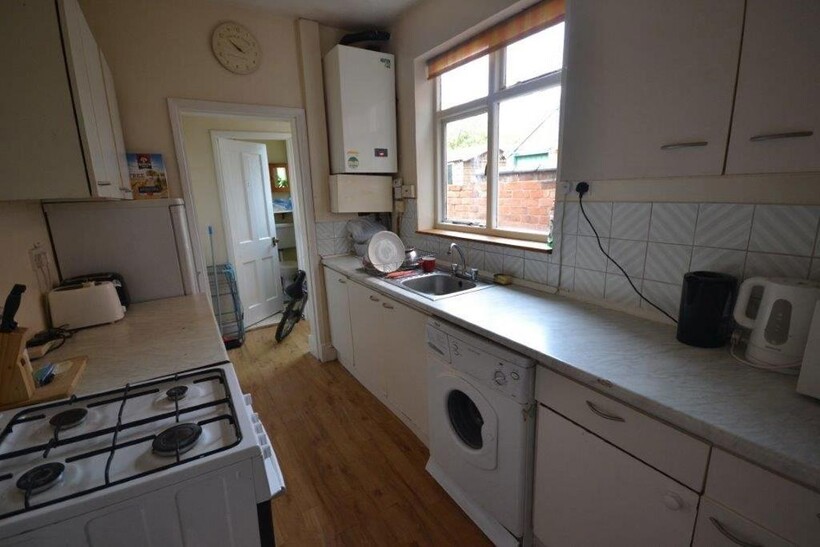 Hartopp Road, Leicester 4 bed terraced house to rent - £325 pcm (£75 pw)