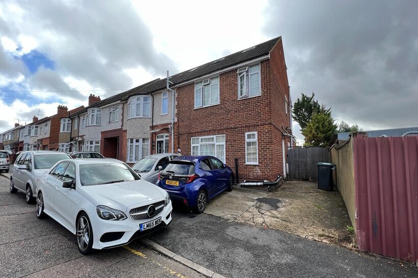 Ascot Road, Luton LU3 1 bed semi-detached house to rent - £475 pcm (£110 pw)