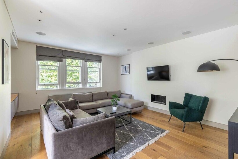 Elm Park Gardens, Chelsea, SW10 2 bed property to rent - £8,363 pcm (£1,930 pw)