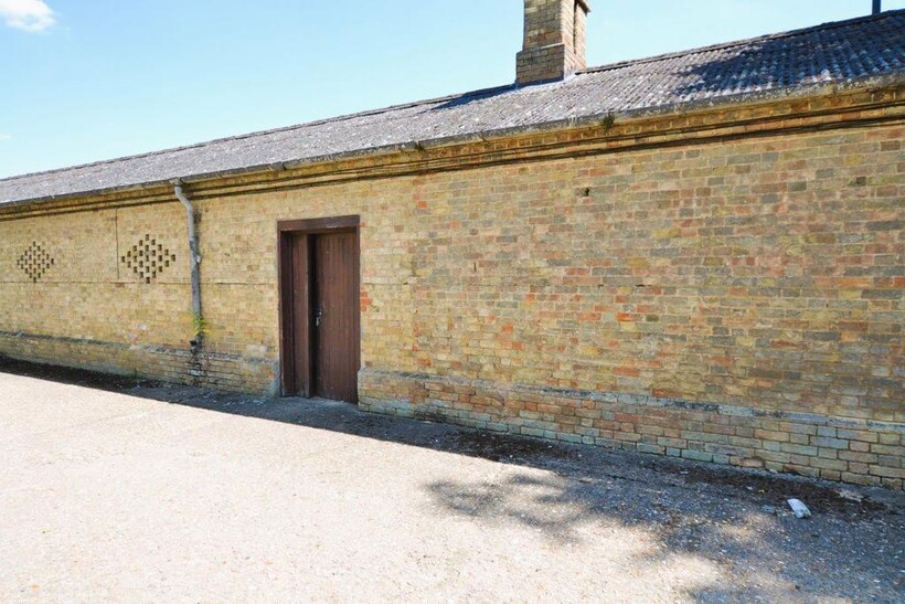 Upper Stondon, Bedfordshire Property to rent - £180 pcm (£42 pw)