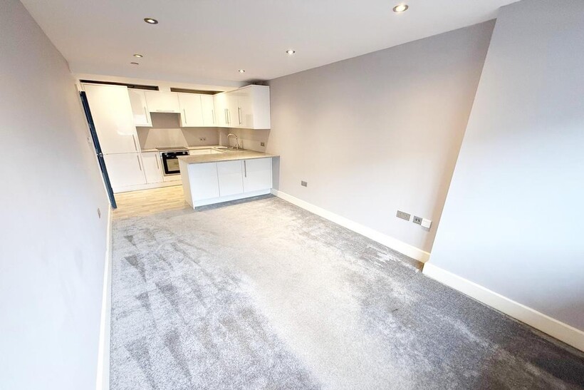 Kingsway, Hove BN3 1 bed flat to rent - £1,050 pcm (£242 pw)