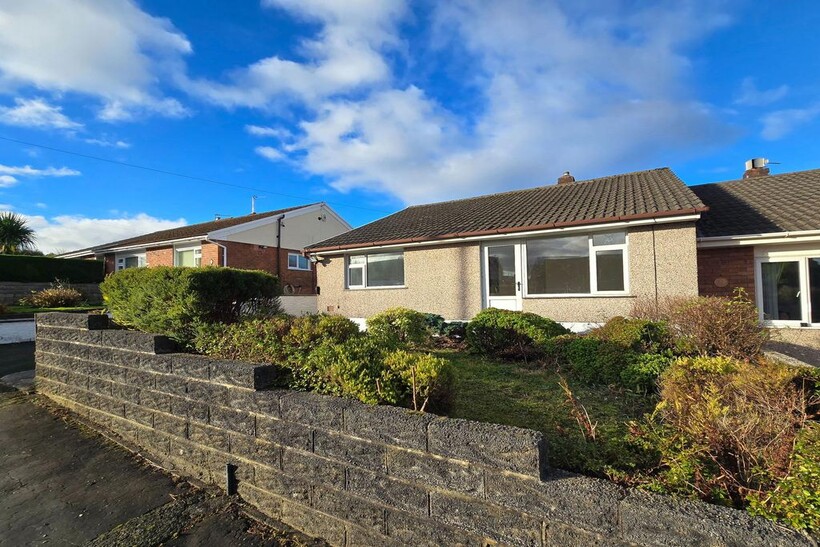 Penmachno, Morriston, Swansea 2 bed semi-detached bungalow to rent - £1,000 pcm (£231 pw)