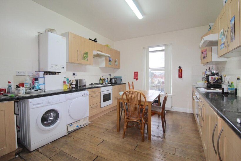 Cardigan Road, Leeds LS6 9 bed terraced house to rent - £511 pcm (£118 pw)