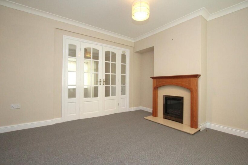 Oxford Road, Stratton 2 bed house to rent - £1,000 pcm (£231 pw)