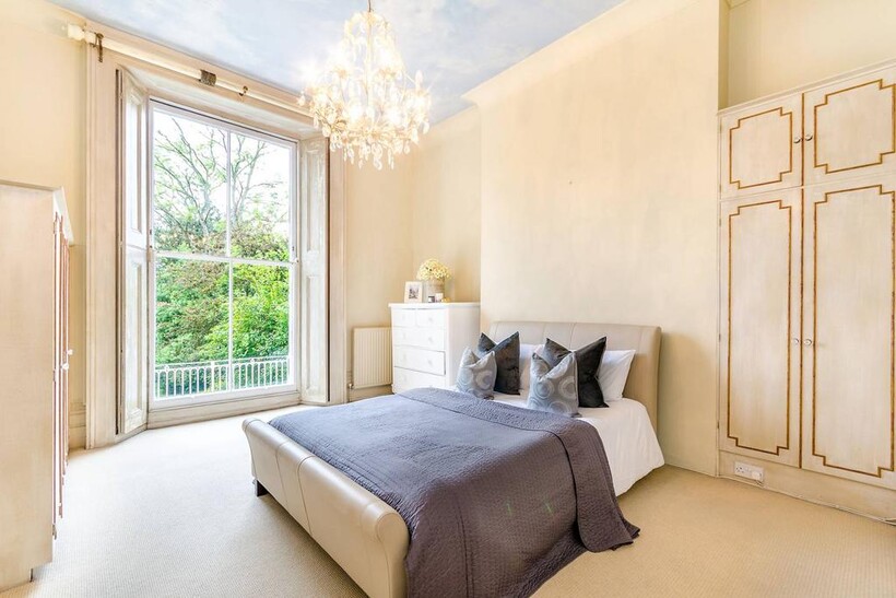 Vanbrugh Terrace, Blackheath, London... 3 bed flat to rent - £3,500 pcm (£808 pw)