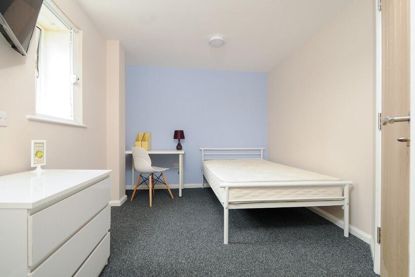 Nottingham NG7 6 bed house share to rent - £500 pcm (£115 pw)