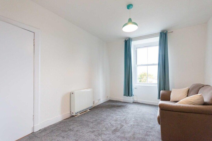 1699L – Ferry Road, Edinburgh, EH6 4AF 1 bed flat to rent - £845 pcm (£195 pw)