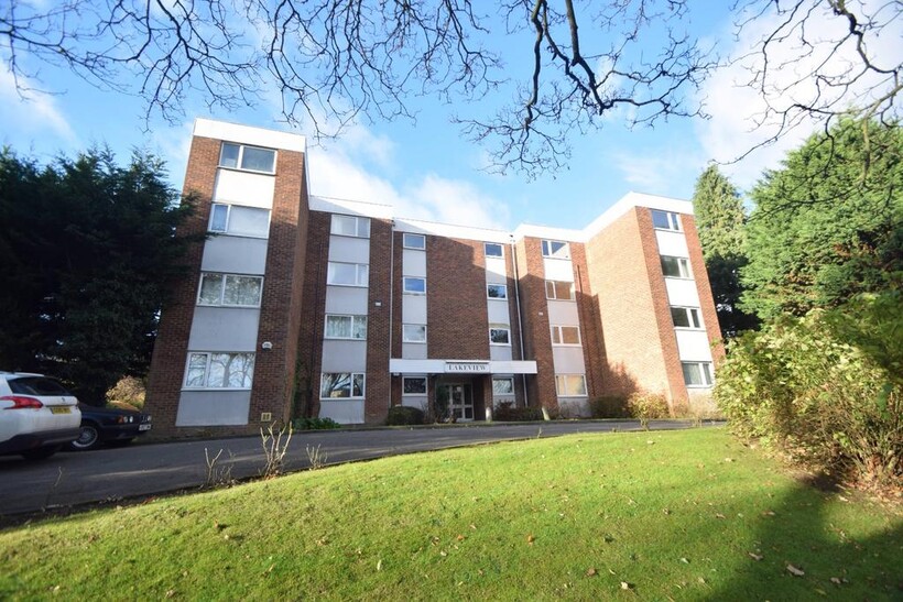 New Bedford Road, Luton... 2 bed apartment to rent - £1,000 pcm (£231 pw)
