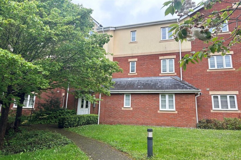 Russell Walk, Exeter 2 bed apartment to rent - £1,100 pcm (£254 pw)