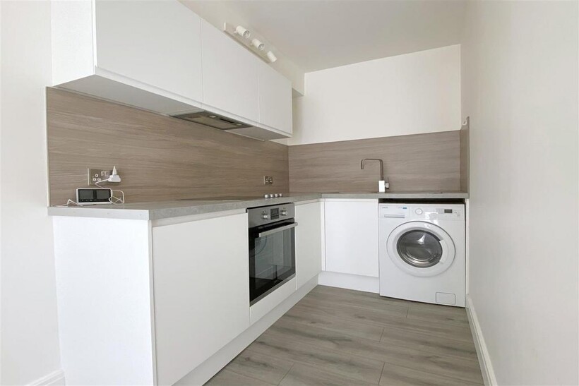 Howard Place, Brighton BN1 House share to rent - £1,075 pcm (£248 pw)