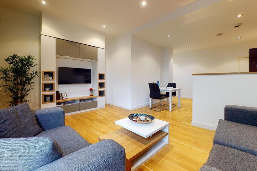 Apt 6, Q One Residence #112510 2 bed apartment to rent - £1,501 pcm (£346 pw)