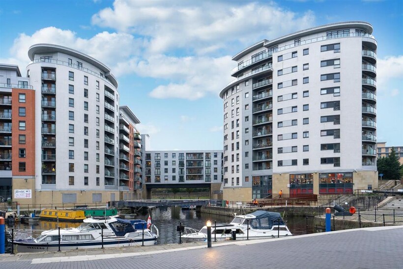 Leeds LS10 1 bed apartment to rent - £1,000 pcm (£231 pw)
