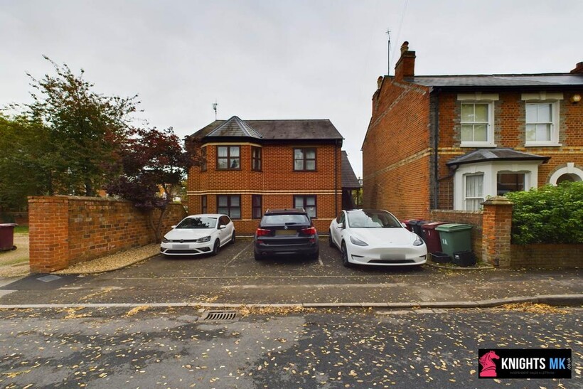 Donnington Road, Reading RG1 2 bed maisonette to rent - £1,500 pcm (£346 pw)