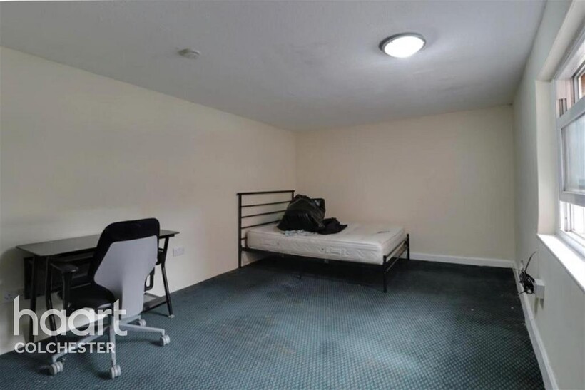 Central Colchester 1 bed flat to rent - £800 pcm (£185 pw)