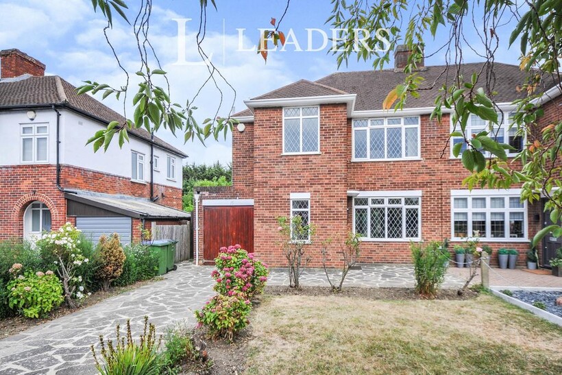 Chapel Farm Road, SE9 3 bed semi-detached house to rent - £2,050 pcm (£473 pw)