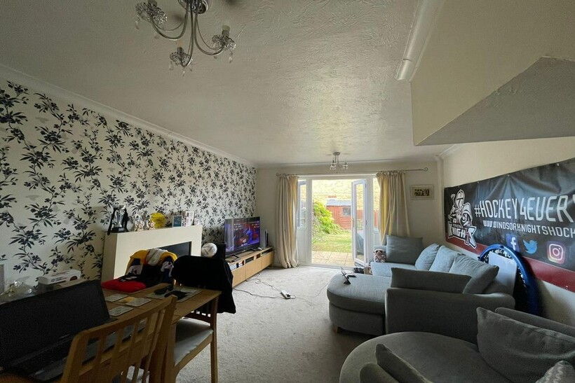 Fleetham Gardens,Lower Earley 1 bed in a house share to rent - £550 pcm (£127 pw)