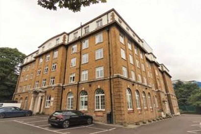 Woodlands Heights, Vanbrugh Hill... 3 bed flat to rent - £2,500 pcm (£577 pw)