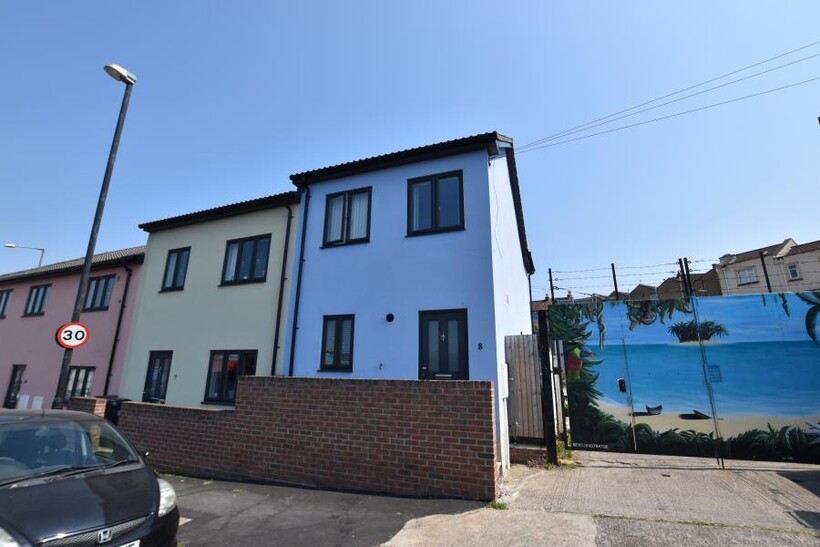 South Liberty Lane, Bristol BS3 2 bed terraced house to rent - £1,500 pcm (£346 pw)