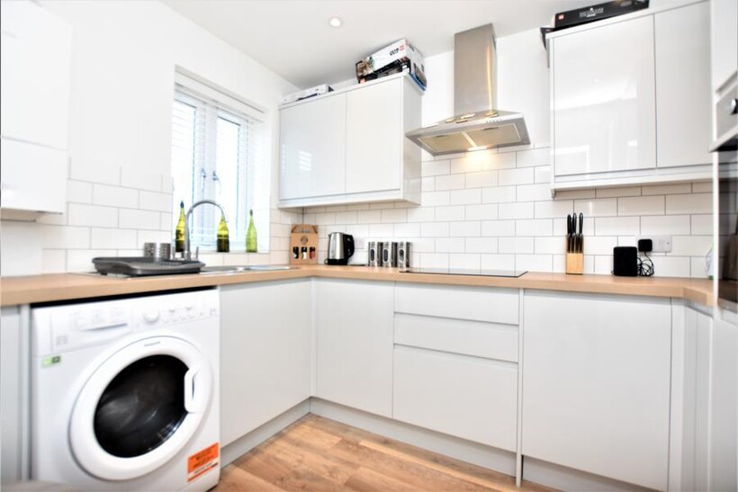 South Liberty Lane, Bristol BS3 2 bed terraced house to rent - £1,500 pcm (£346 pw)