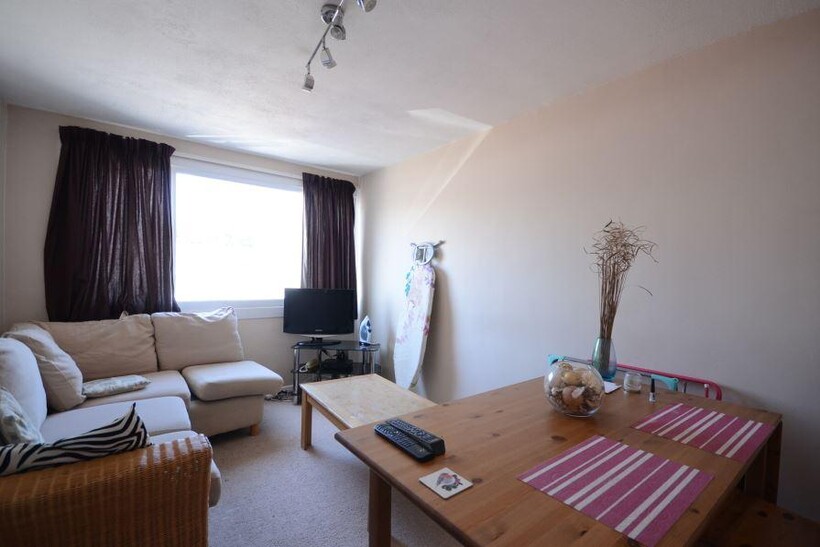 Hanwood Close, Woodley, RG5 1 bed in a house share to rent - £535 pcm (£123 pw)