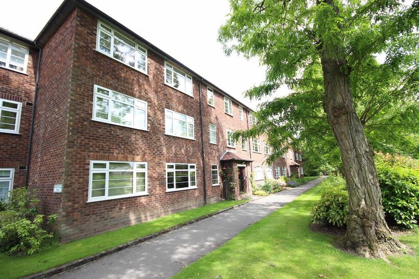 Norfolk House, Northenden Road, Sale 2 bed apartment to rent - £1,000 pcm (£231 pw)