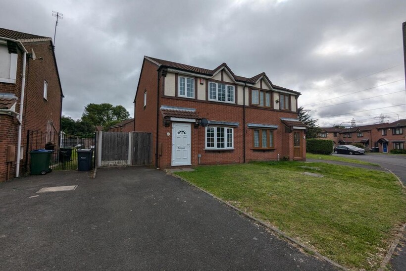 Pennyroyal Close, Walsall WS5 3 bed semi-detached house to rent - £1,000 pcm (£231 pw)