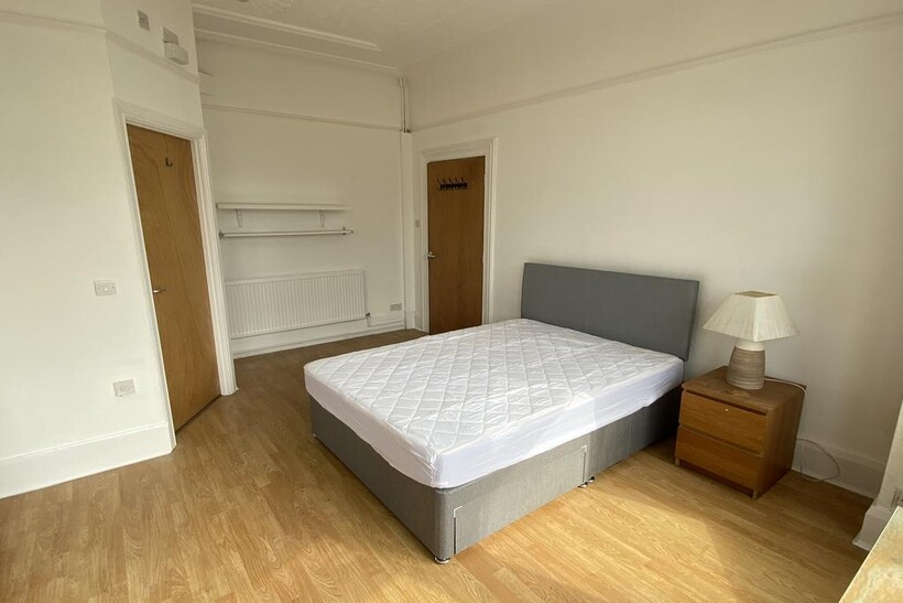 Church Road, Liverpool L15 1 bed in a house share to rent - £525 pcm (£121 pw)