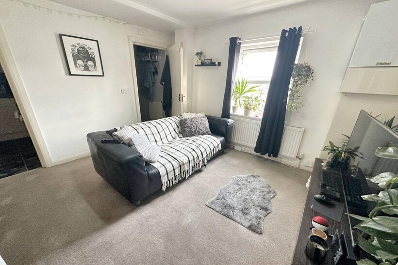 Uxbridge Road, London W12 1 bed flat to rent - £1,499 pcm (£346 pw)